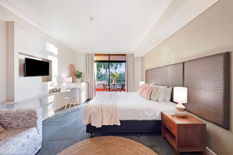 Discover Darwin From This King Studio With A Pool - VIC Tourism 3