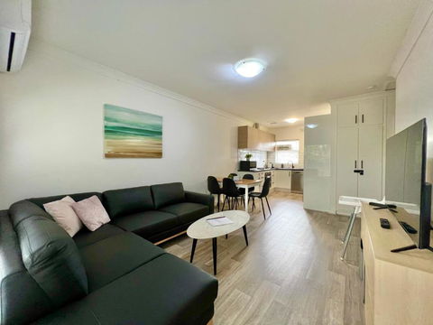 Dishwasher,ac,dryer Campbelltown Courtyard East - VIC Tourism 2