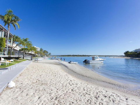 Driftwood 4 Barbados Crescent 9 - VIC Tourism 3