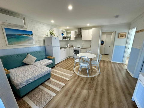 Driftwood - Bunbury - VIC Tourism 0