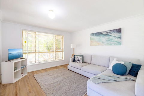 Driftwood Cottage 1 28 Farm Rd Pet Friendly Wi Fi Air Con And Ground Floor - VIC Tourism 0