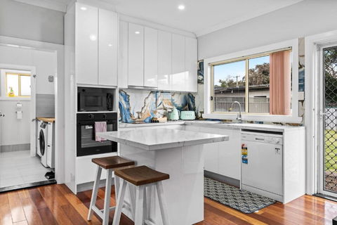 Driftwood Cottage Your Coastal Haven - VIC Tourism 1