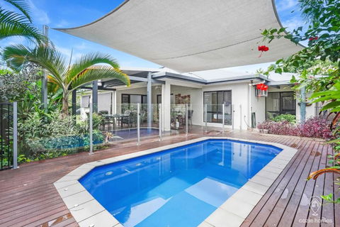 Driftwood House - Home From Home In Kewarra Beach - VIC Tourism 0