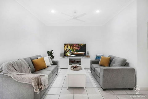 Driftwood House - Home From Home In Kewarra Beach - VIC Tourism 4