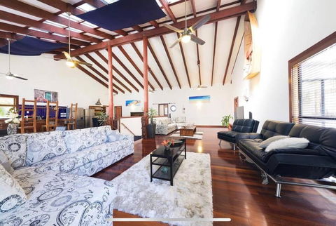 Driftwood Lodge - VIC Tourism 1