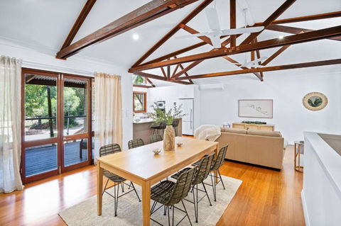 Driftwood Beach House At Rainbow Beach With Pool Aircon Wifi - VIC Tourism 4
