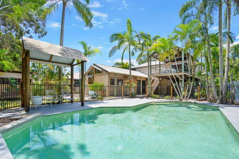 Driftwood Beach House At Rainbow Beach With Pool Aircon Wifi - VIC Tourism 0