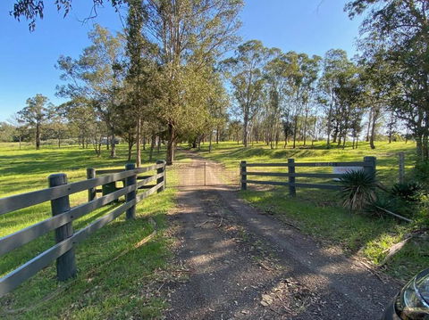 Dungog Farmstay - Kingaley - VIC Tourism 3