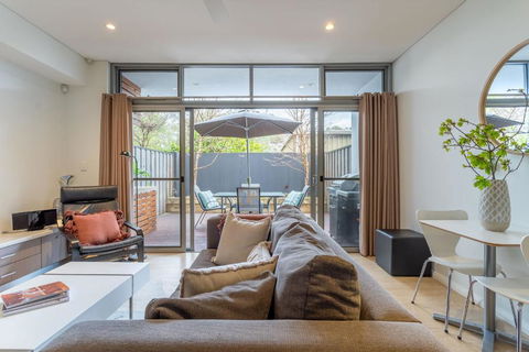 Dunn Bay Apartment 3 I Private Properties - VIC Tourism 3