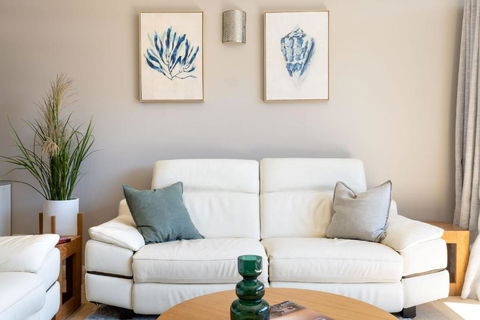 Dunn Bay Apartment 5 I Private Properties - VIC Tourism 1