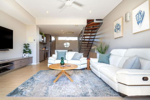Dunn Bay Apartment 5 I Private Properties - VIC Tourism 0