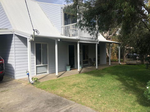 Dunsborough Beach Shack - VIC Tourism 0
