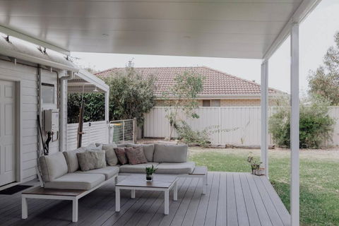 Dunsborough Beach Shack - VIC Tourism 3