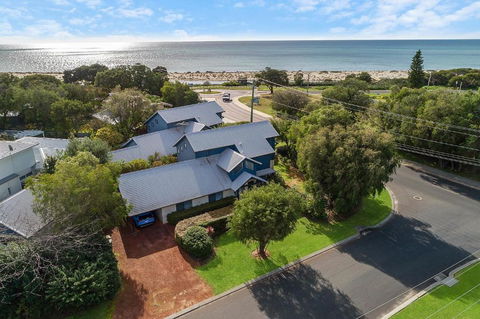 Dunsborough Beach Villa - VIC Tourism 0