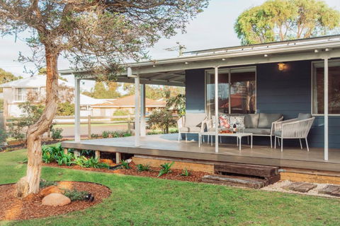 Dunsborough R & R - VIC Tourism 0