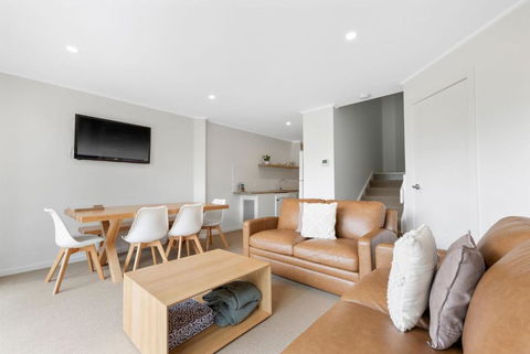 Dunsmore Lodge - VIC Tourism 3