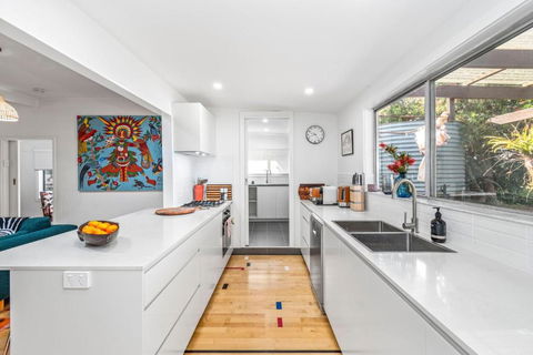 Durras Cottage - VIC Tourism 1