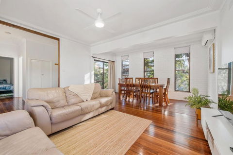 Dusties 5 Pacific Street South West Rocks - Full Linen Provided - VIC Tourism 1