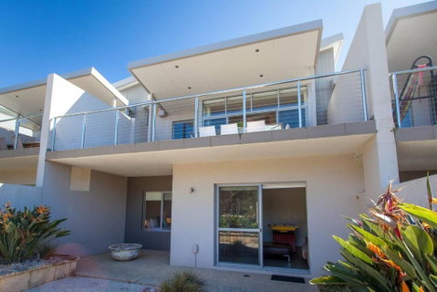 Eagle Escape I Private Properties - VIC Tourism 1