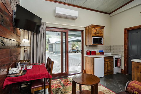 Eagle Foundry Bed & Breakfast - VIC Tourism 3