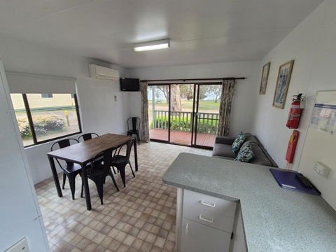 Eagle Point Caravan Park - VIC Tourism 2