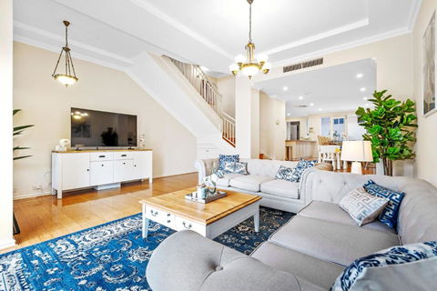 East Perth Luxury Waterfront Retreat - VIC Tourism 2