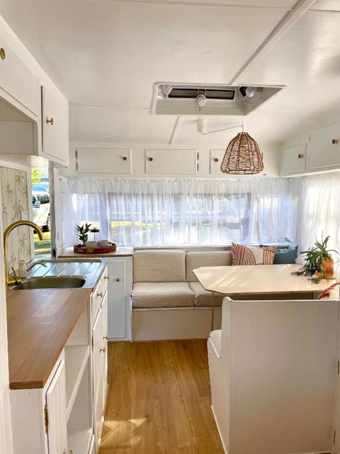 Esk Caravan Park & Rail Trail Motel - VIC Tourism 3