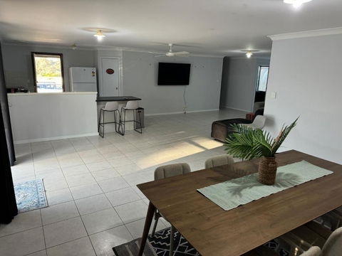 Executive Escape 4 Bedroom Home - VIC Tourism 2