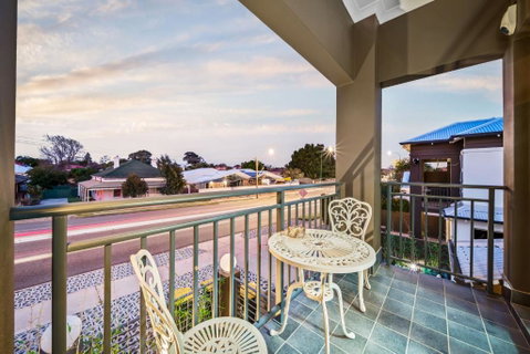 Equitice Winter Moonlight Villa - VIC Tourism 1
