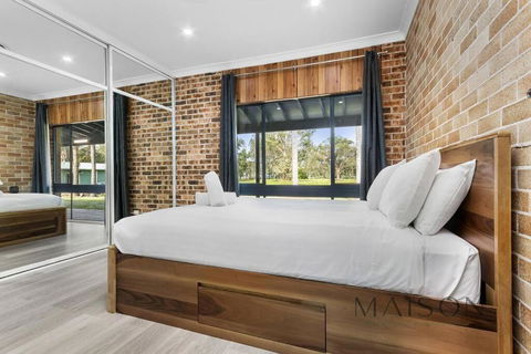 Family Getaway In Salt Ash - VIC Tourism 3