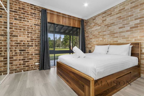 Family Getaway In Salt Ash - VIC Tourism 4