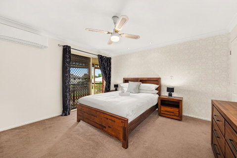 Family-Friendly 5-Bed Close To The Coast & Airport - VIC Tourism 2