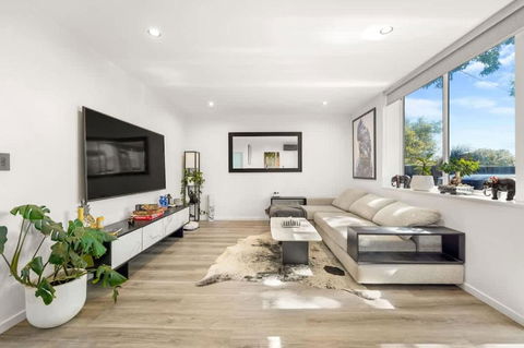 Gardenvale Prize With Private Courtyard Plus Parking - VIC Tourism 0