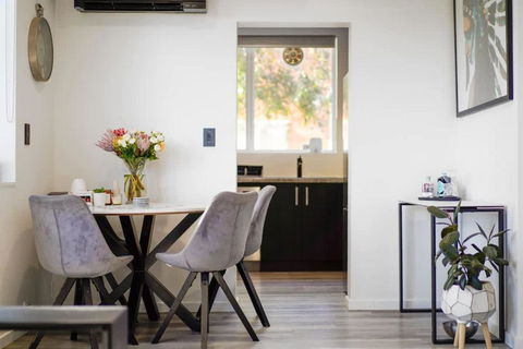 Gardenvale Prize With Private Courtyard Plus Parking - VIC Tourism 2