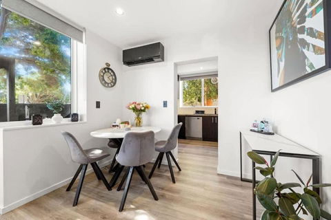 Gardenvale Prize With Private Courtyard Plus Parking - VIC Tourism 4