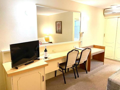 Gateway Motor Inn - VIC Tourism 3