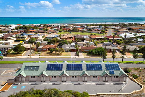 Geraldton Motor Inn - VIC Tourism 0