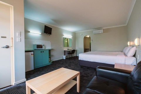 Geraldton Motor Inn - VIC Tourism 4