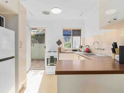 Getaway Villa 2br, Sleeps 4, Near Beach - VIC Tourism 3