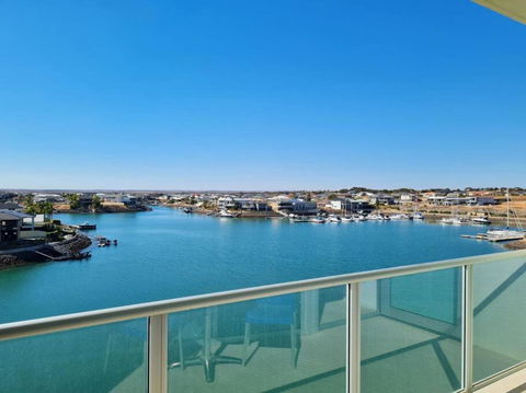 Glam Apartment 21 - VIC Tourism 3