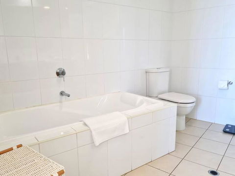 Glam Apartment 21 - VIC Tourism 4