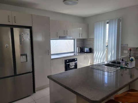 Glass House Mountains Retreat - VIC Tourism 2