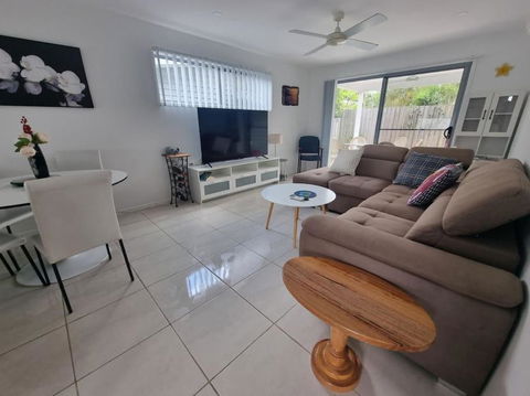 Glass House Mountains Retreat - VIC Tourism 0