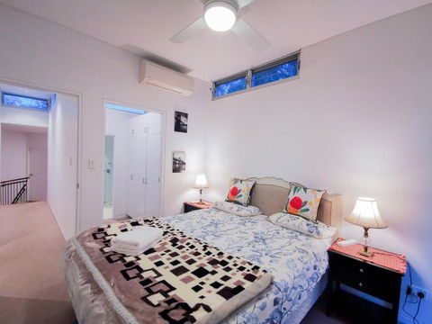 Glebe Guest House Air-con - VIC Tourism 1