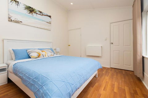 Glenelg Modern Studio, QBed,Wifi - VIC Tourism 0