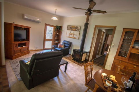 Glenlee Cottage - VIC Tourism 2