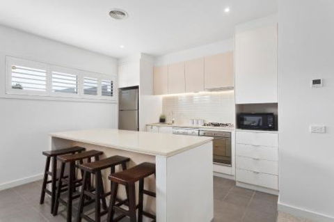 Golf Beach Retreat Torquay - VIC Tourism 1