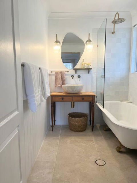 Gorgeous Country Cottage In Lovely Private Grounds - VIC Tourism 3