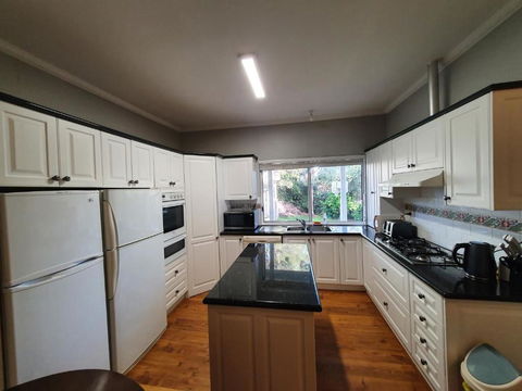Grandhome Melbourne Airport & Shops - VIC Tourism 4