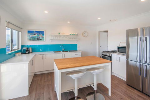 Gracetown Beach House - Relaxing Beachside Holiday - VIC Tourism 3
